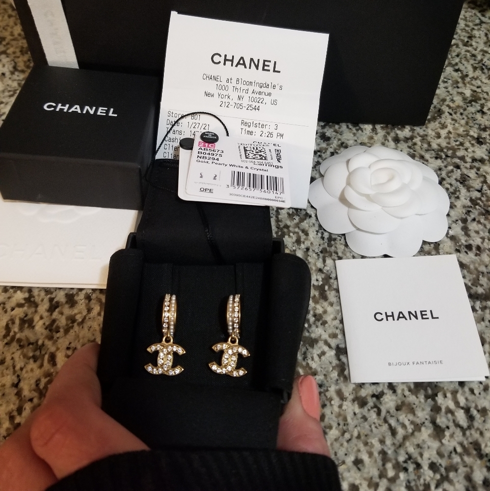 🆕 Chanel Gold Crystal &Pearls with CC charms